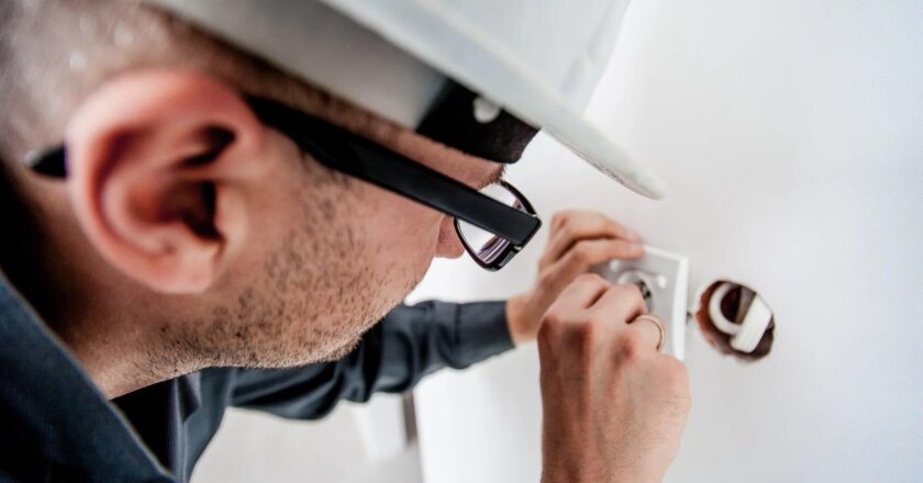 How to Choose the Right Residential Electrician Services for Your Home